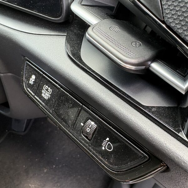 Kia Niro interior deep clean exterior decontamination polish ceramic coating 03 by V-Power Mobile Detailing