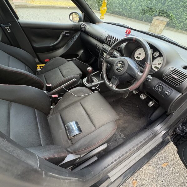 2004 SEAT Leon Cupra R detailing project image 1